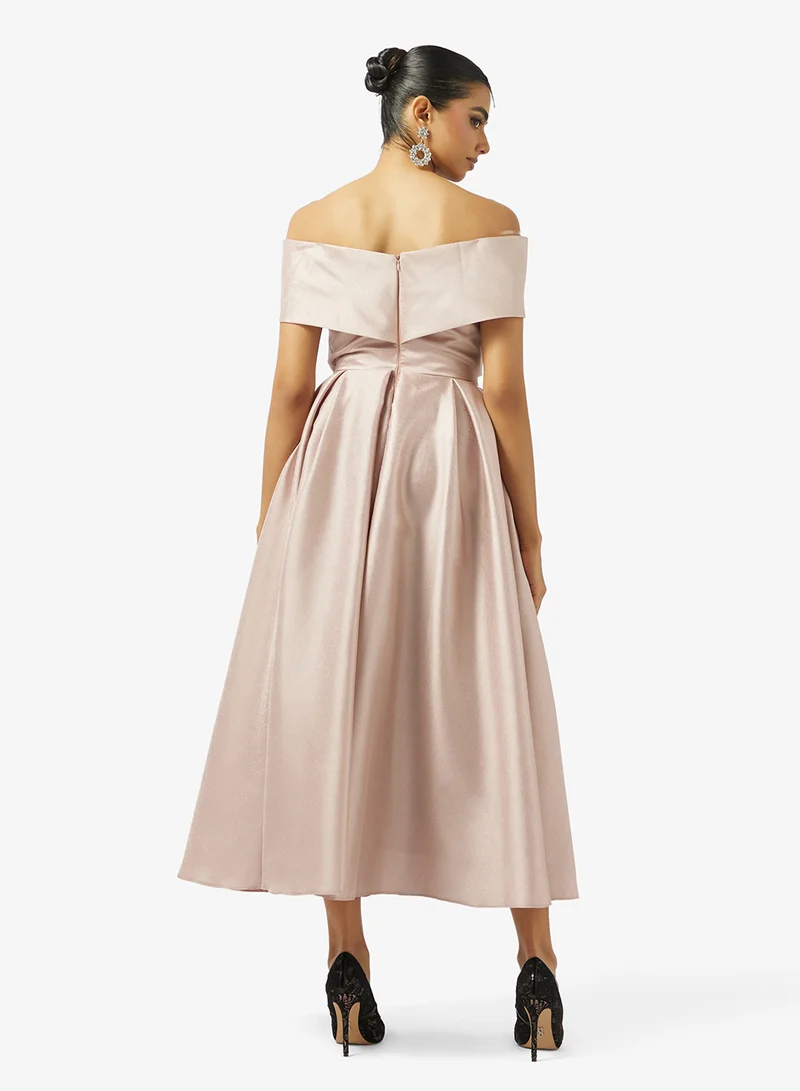 اكاديا فاشن فستان تافتا بياقة مكشوفة ورباط عند الصدر